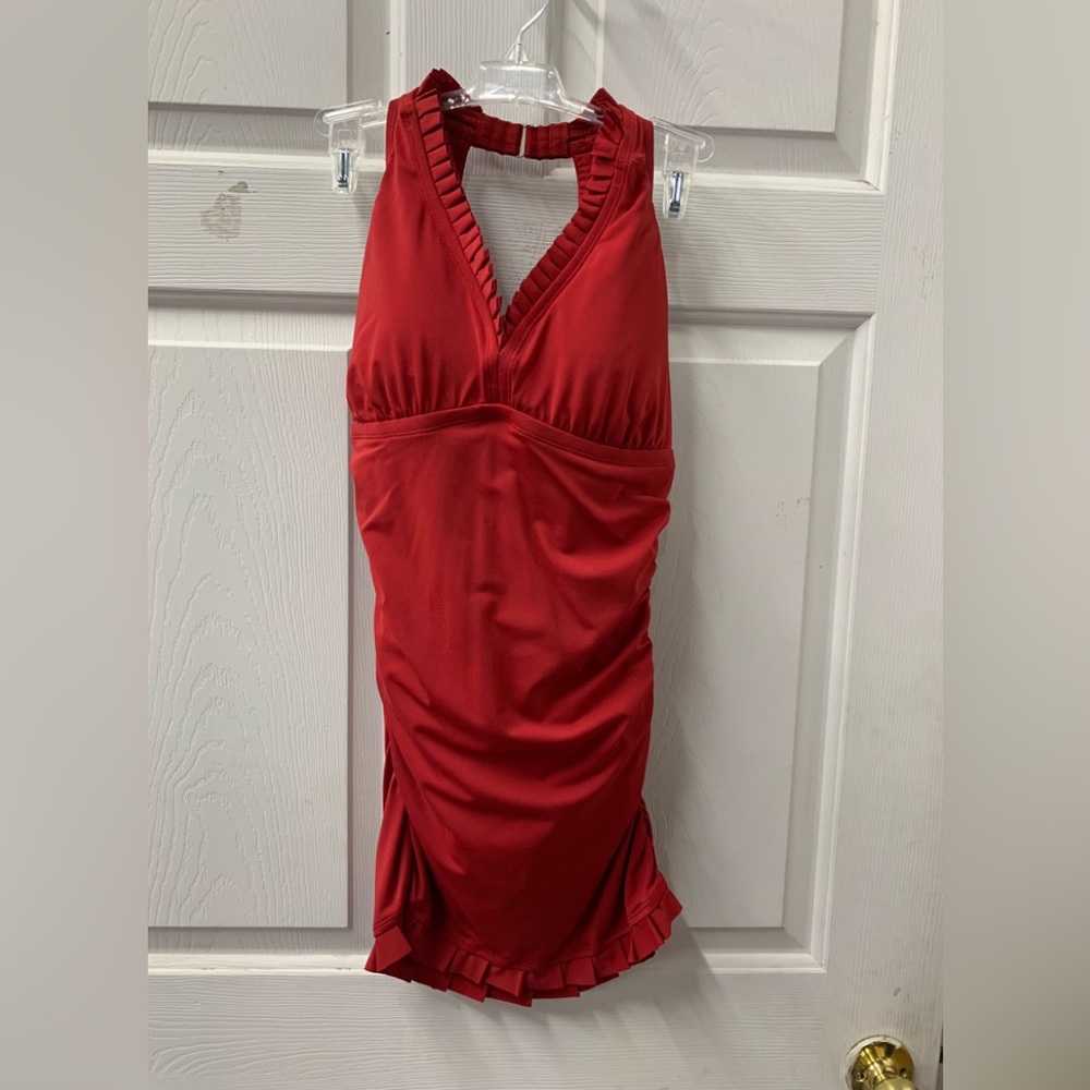 8D to 16D Jantzen one piece swimsuit adjusts up and down different looks red
